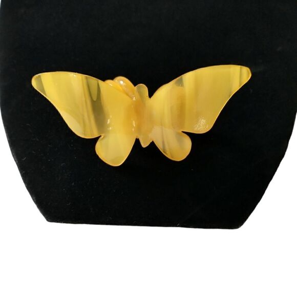 Vintage Butterfly Scarf Clip Holder Slide Lucite Marbled Yellow Mid Century Mod. - Picture 2 of 16
